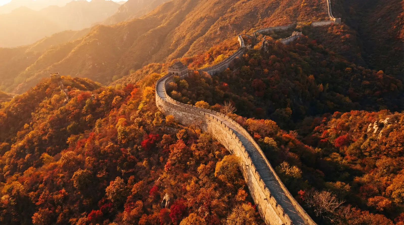 狼群影院 秋日长城航拍全景